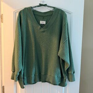 American Eagle Big Hug V-Neck Waffle Sweater (Pine)